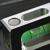 TOUGHBUILT NIVEAU À BULLE MAGNÉTIQUE TORPEDO 23CM - TB-H2-L-M23T-M