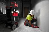 MILWAUKEE M18 POALC PROJECTEUR DE CHANTIER PACKOUT HYBRIDE 18V SANS BATTERIE 3000 LUMENS 4933478120